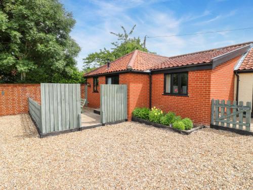 Harleston Casa | The Golden Cross