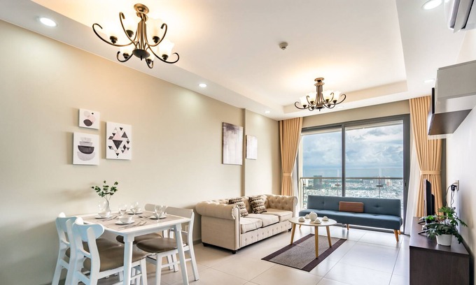 District 4 Apartamento | The Goldview Residence
