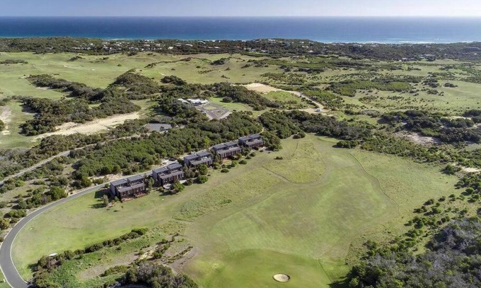 Fingal Casa | The Golf House at St Andrews Beach
