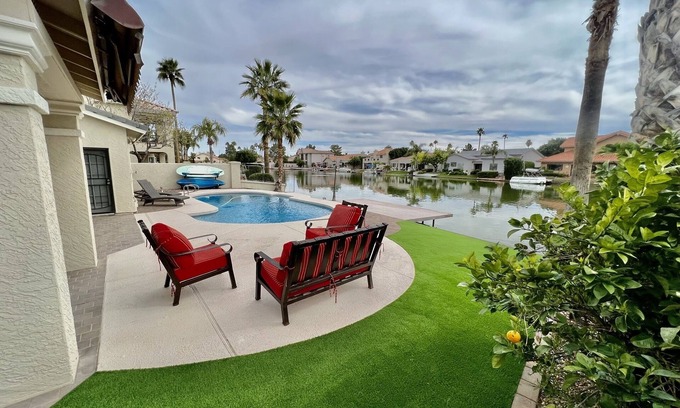 Val Vista Lakes Casa | "The Gondola Getaway" - Fully remodeled luxury waterfront home
