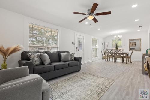 Tampa Casa | The Good Vibes Only Cottage