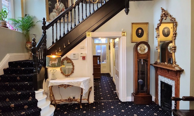 Bristol Otro | The Gothic Mansion hosting large family reunions, weddings & corporate events.