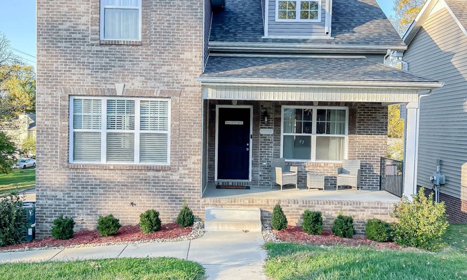 Clarksville Casa | THE GOVERNOR’S RETREAT Home Sweet Home Retreat Near Downtown Clarksville