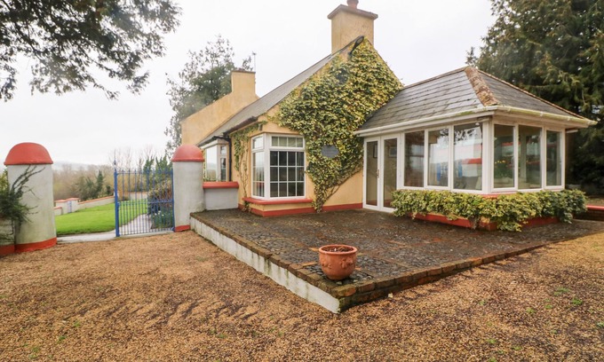 County Waterford Cabaña | THE GRANARY, pet friendly in Lismore, County Waterford