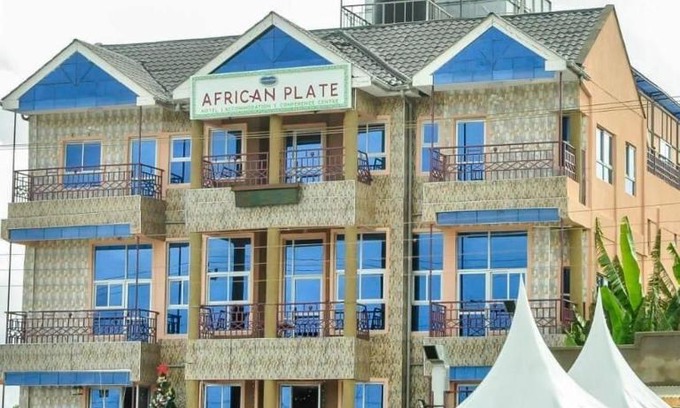Oloitoktok Cama Y Desayuno | The Grand African Plate