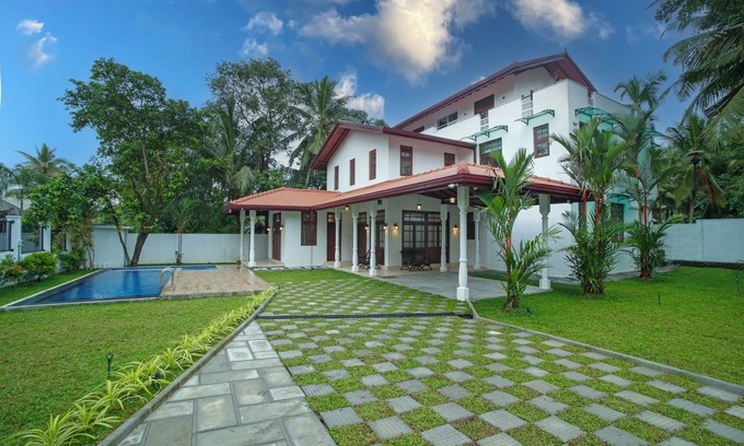 Pannipitiya Casa | The Grand Bliss, Kottawa, 3-bedroom villa with AC, WiFi, Private Pool, and Gym
