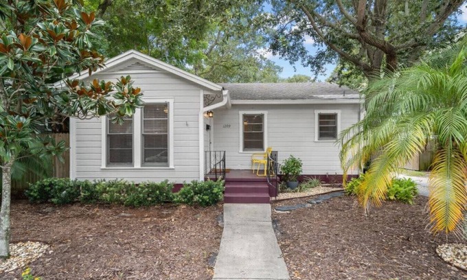 Historic Hyde Park North Casa | 1209 S Gunby ALL - Grand Hyde Out