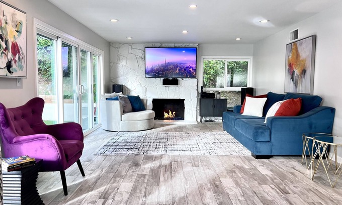 Whittier Casa | The Grand Whittier 35 Mins, Disneyland, Knotts, Dodger Stadium, Hollywood, DTLA.