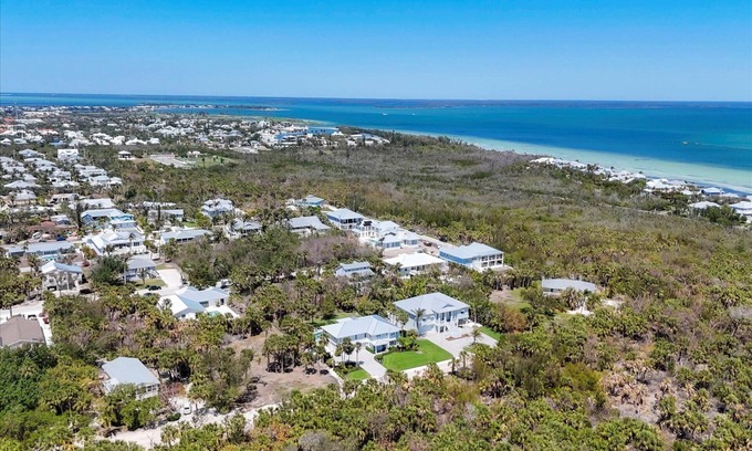 Boca Grande Casa | The Grande Getaway, 3-bedroom pool home with an office in Boca Grande