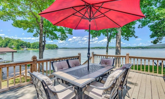 Huddleston Casa | The Grandview Lodge, Oasis at Smith Mountain Lake!