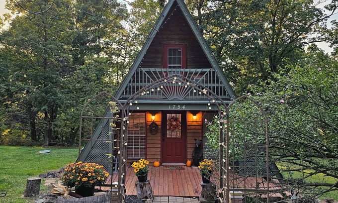 Linden Cabina | The Grape Escape - A-Frame Cabin