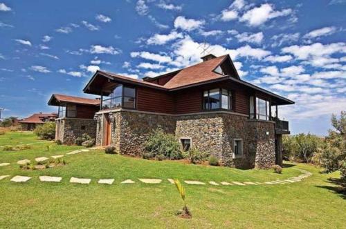 Naivasha Hotel | The Great Rift Valley Lodge & Golf Resort