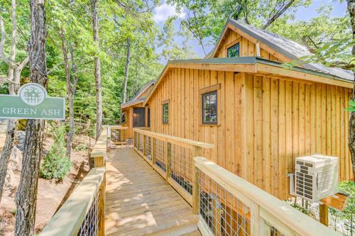 Gatlinburg Casa | The Green Ash in Treehouse Grove at Norton Creek
