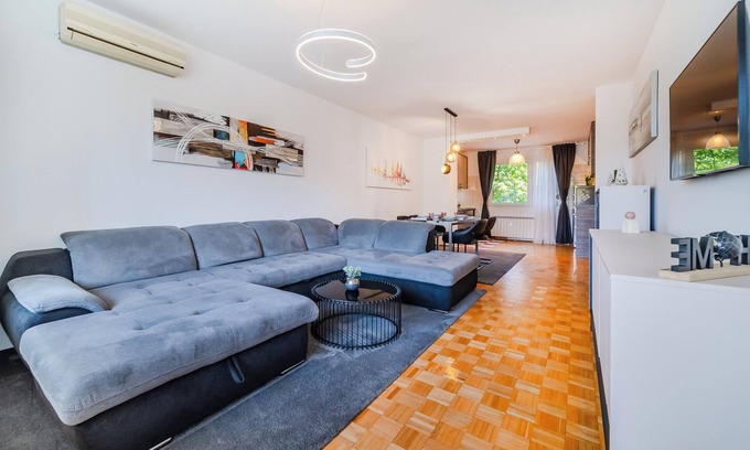 Zagreb Apartamento | The Green Corner Apartment With Balcony, Zagreb, Croatia