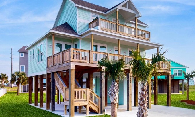 Pointe San Luis Casa | The Green Palm