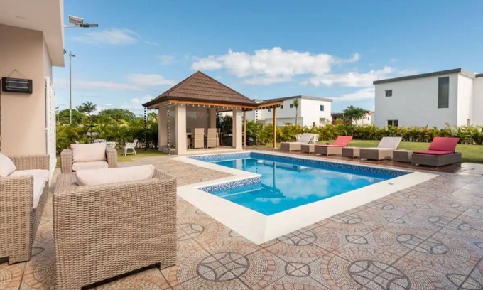 Villa Belen Casa | The Green Palms 5 Bedroom villa with pool / garden