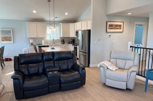 Avon Casa | The Green Turtle - Upstairs