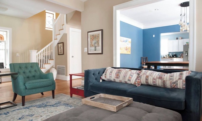 Rogers Park Casa | The Greenleaf House—Whole House