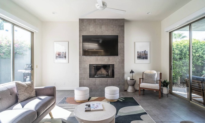 La Quinta Cove Casa | The Grey House, A Modern Pool Home in La Quinta