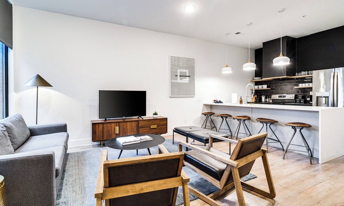 Music Row Apartamento | The Grove #1 by AvantStay | Book Your Music Row Retreat