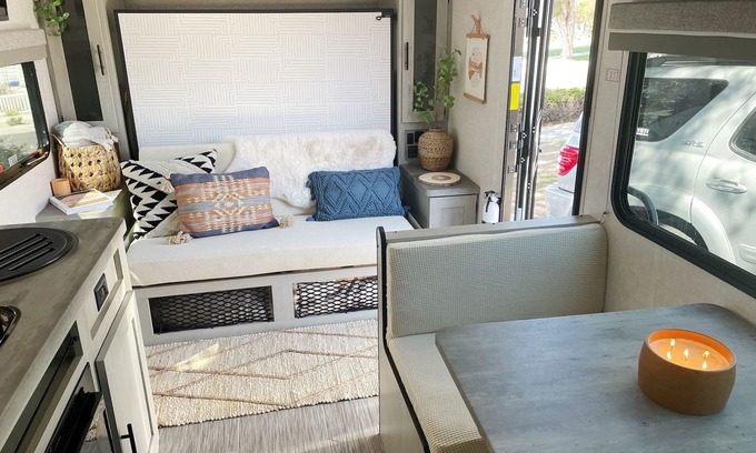The Mesa Casa | The Guest House (The house that comes to you)