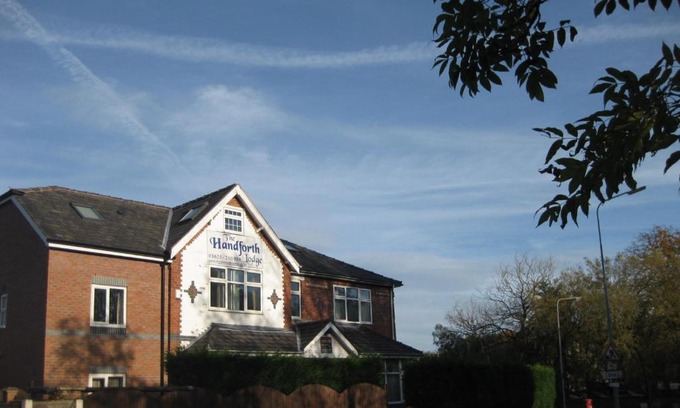 Handforth Casa | The Handforth Lodge