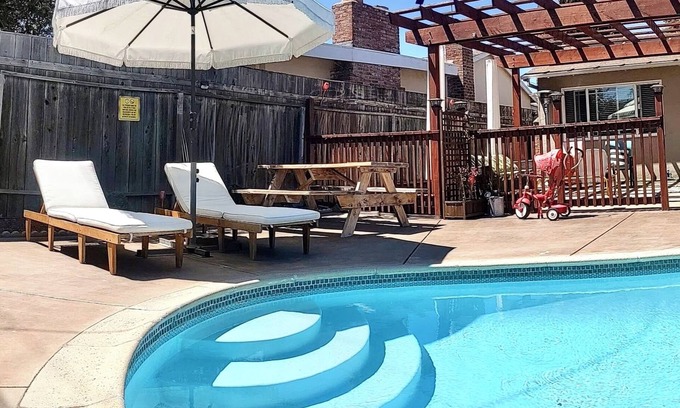Hayward Casa | The Happy Hideaway - Swimming pool inside - 3BR - 2BA- Look at me!