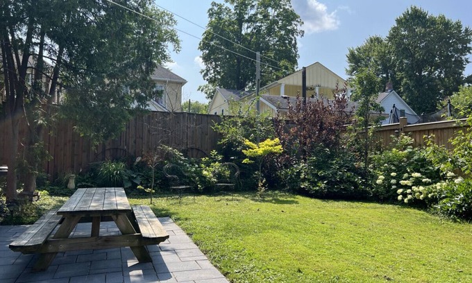 Stratford Apartamento | The Happy House - 5 bedrooms! Right downtown.