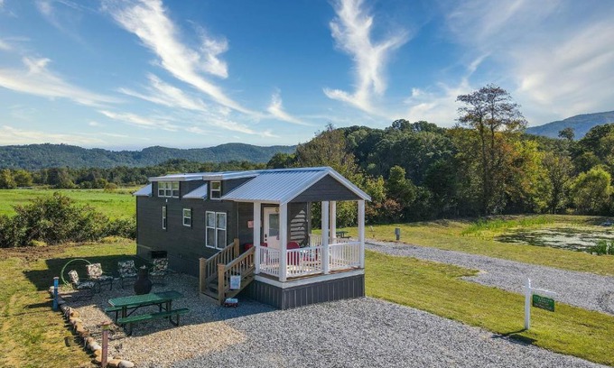 Gatlinburg - Pigeon Forge Casa | The Happy Shack cottage