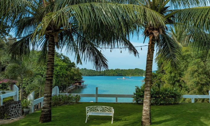 Sabang Cama Y Desayuno | The Hawk's Nest Resort