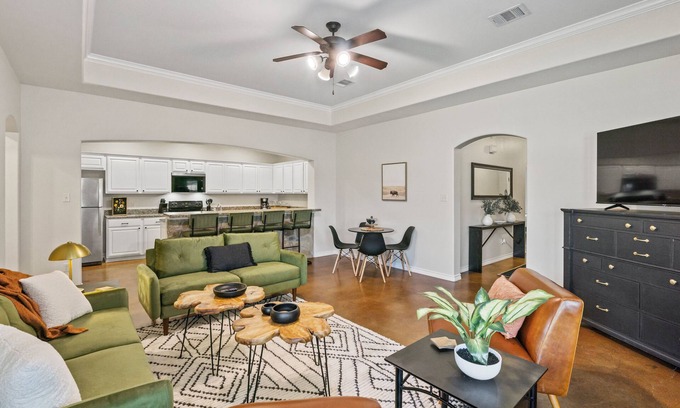 Wellborn Casa | The Hayes House is perfect for Game Days, Family Visits & Getaways.