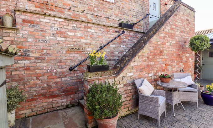 Burgh le Marsh Cabaña | THE HAYLOFT, with a garden in Burgh Le Marsh