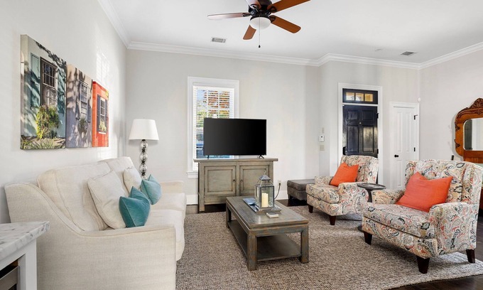 Cannonborough Elliotborough Casa | Charleston Downtown- Estacionamiento cerrado