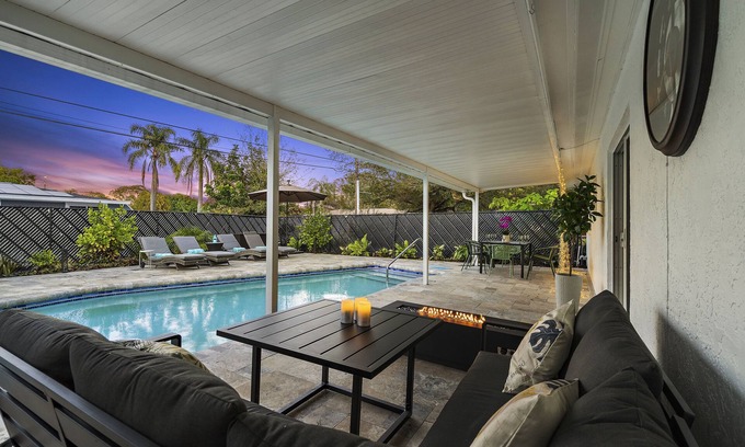 Disston Heights Casa | The Heaven - Pet Friendly w/ BBQ, Pool & Tiki Bar