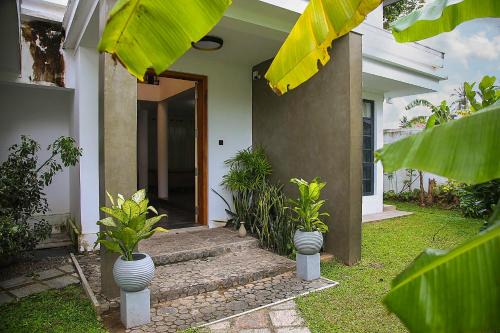 Kanuwana Cama Y Desayuno | The Heaven's Villa - 15 Min from BIA Airport