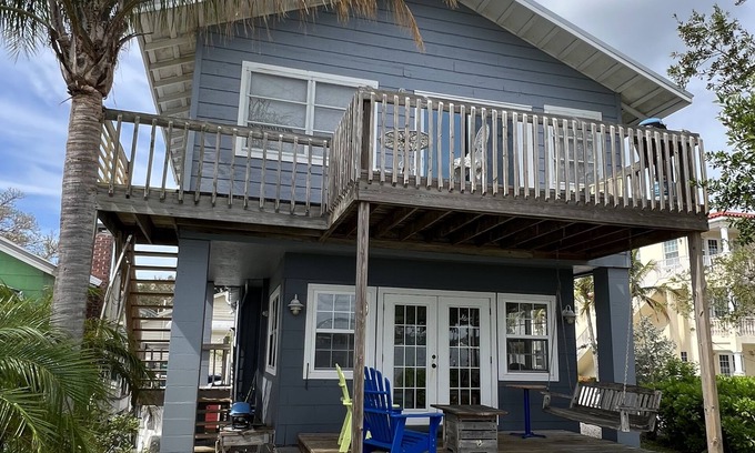 Bradenton Beach Cabaña | The Hemingway-Key West Style Cottage... Million Dollar Waterfront.dock..beach