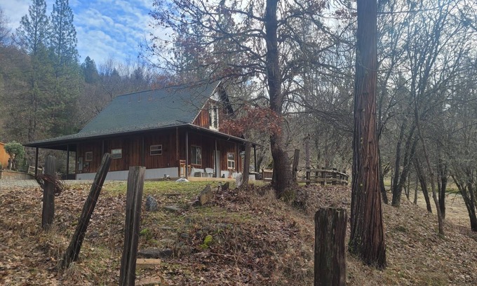 Weaverville Casa | The Hideaway on Little Browns Creek