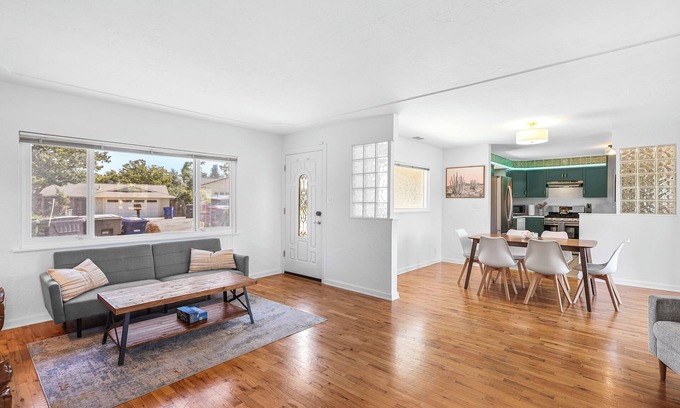 Sunset Casa | { The Hideout } mid-century vibes ✨