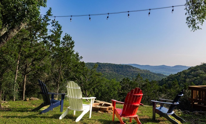 Canyon Lake Casa | The Hillcrest Hideaway secluded Cabin with amazing Hill Country views