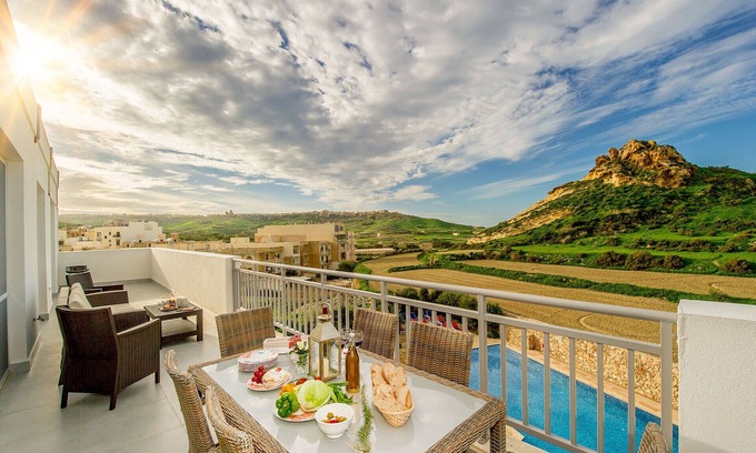 Marsalforn Apartamento | The Hillock Penthouse B17