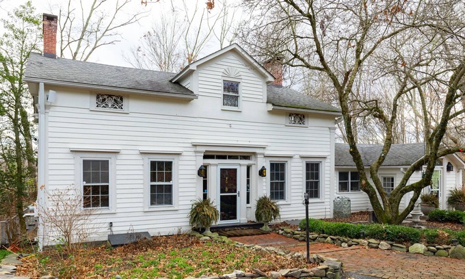 Pine Bush Casa | The Historic, White Farmhouse at Bruyn Estate w/ Hot Tub as seen in Domino Mag, Martha Stewart, NYT,
