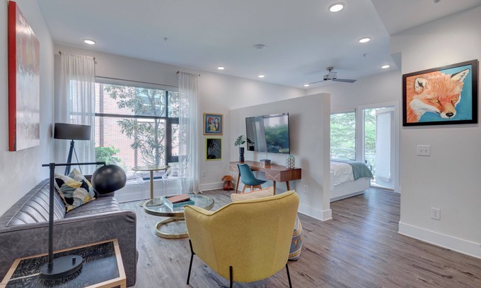 River District Apartamento | The Hive 102 King Balcony Pet Friendly by BlueStar