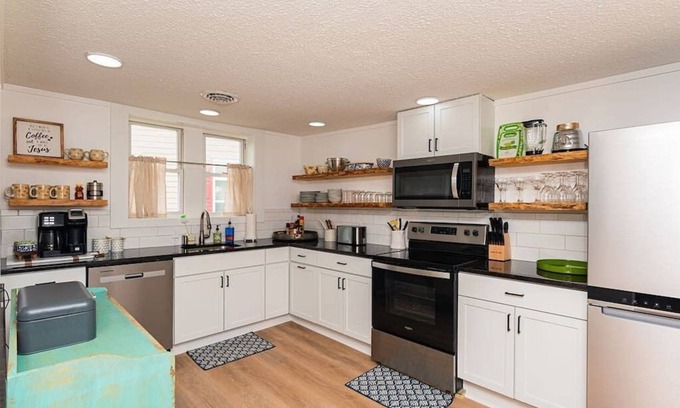 Berlin Casa | "The Hive"-Downtown Berlin, 4 BR, Sleeps 8, 2 Bath