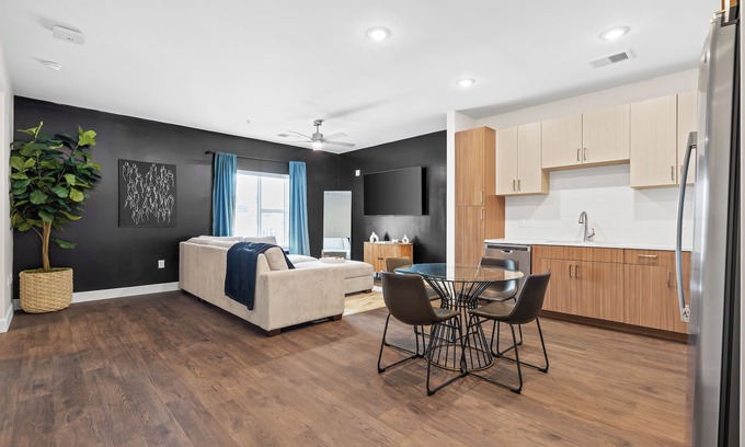 Eighth Avenue Apartamento | The Hollywood Suite The Gulch