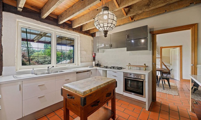 Neerim South Casa | The Homestead - a Mudbrick home in the country