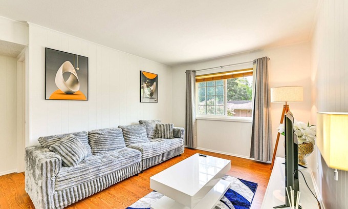 Nacogdoches Apartamento | The Homestead | Luxury-Cozy 2BR Apartments Near SFA & Historic Downtown Nacogdoc