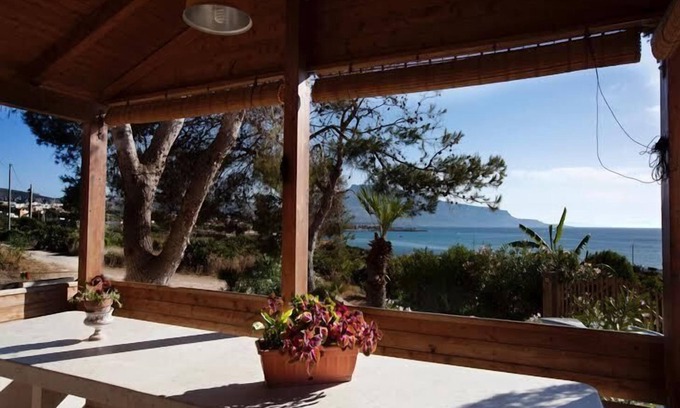 Cornino Casa | La casa a 150 m del mar se encuentra en la Reserva Natural de Monte Hood