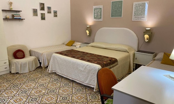 Castelluzzo Casa | The House of Flowers, in the heart of the Gulf of Macari 2.5 km from the sea.