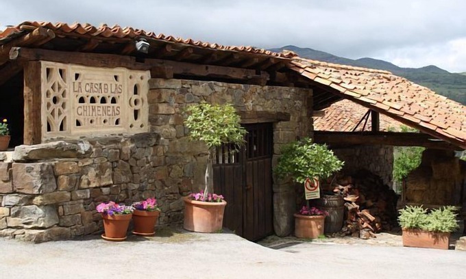 Tudes Cabaña | La Casa de las Chimeneas para 4 personas