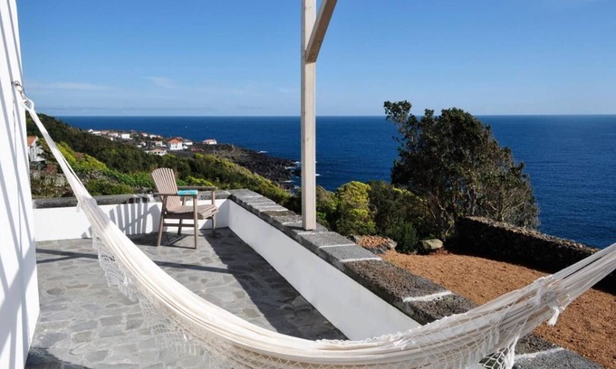Calheta de Nesquim Cabaña | La Casa de la Whaler es el lugar ideal para aquellos que quieren sentirse cerca del mar.